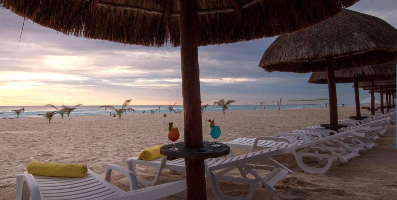 Beachfront Getaway Condo カンクン エクステリア 写真