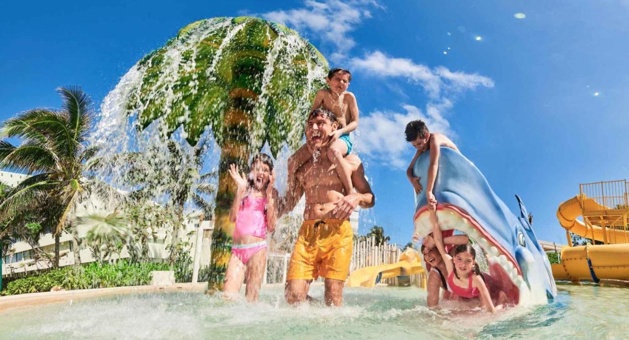 Beachfront Getaway Condo カンクン エクステリア 写真