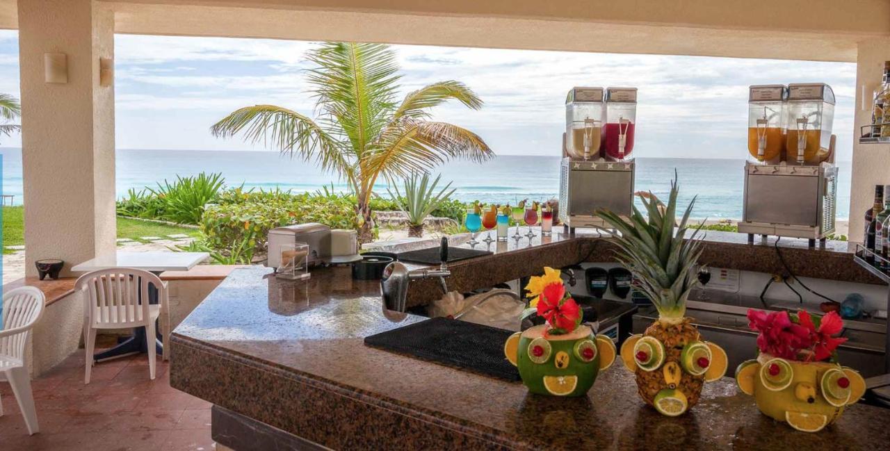 Beachfront Getaway Condo カンクン エクステリア 写真