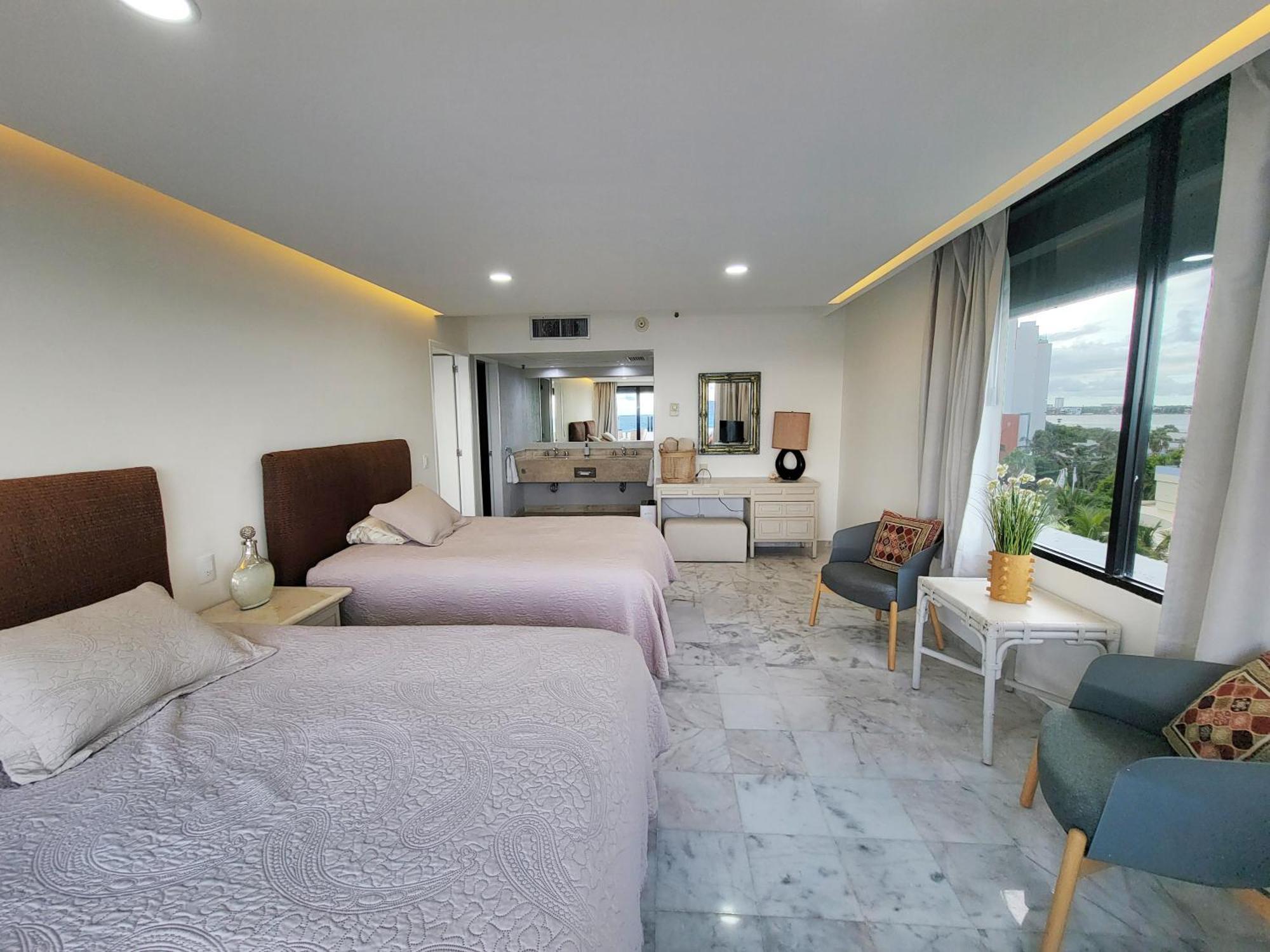 Beachfront Getaway Condo カンクン エクステリア 写真